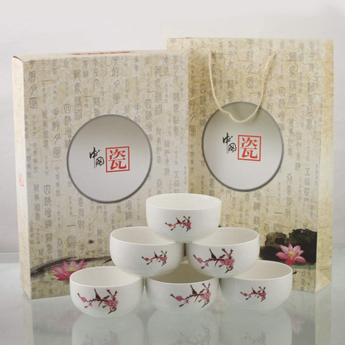 Japanisches Schalenset mit Kirschblüten