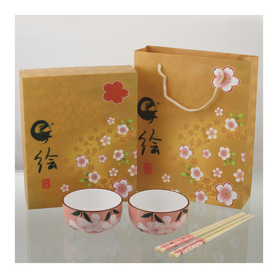Japanisches Schalenset mit Blumenmuster
